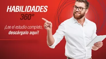 Hombre sonriente señalando un texto sobre habilidades, con fondo rojo.