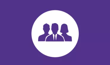 Icono de tres siluetas en un círculo blanco sobre fondo morado.